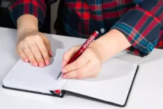 Solaklara kötü haber: Bu bozukluklara daha yatkın olabilirsiniz! Beyin arasındaki gizli bağ ortaya çıktı