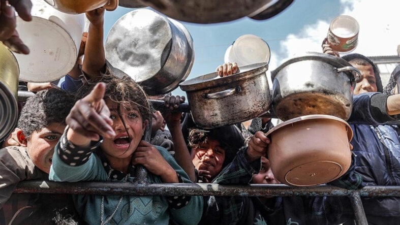 Gazze'de insani kriz: Açlık tehdidi altındaki 65 binden fazla çocuk