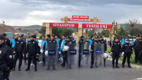 Sivasspor Taraftarları Kulüp Tesislerini Protesto Etti
