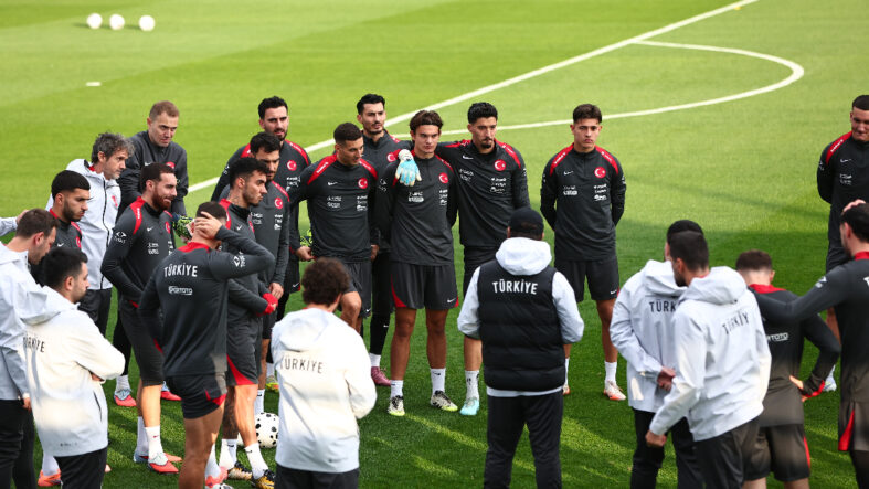 Türkiye A Milli Futbol Takımı, Bulgaristan maçı hazırlıklarını sürdürdü