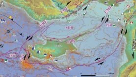 Depremin ardından 12 artçı